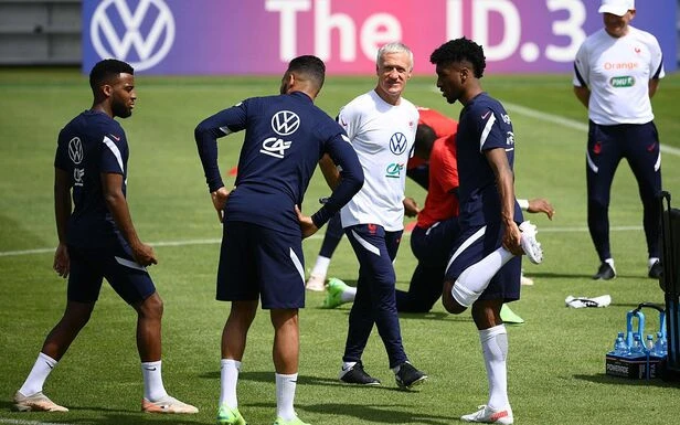 Euro 2021 : les Bleus décollent pour Budapest
