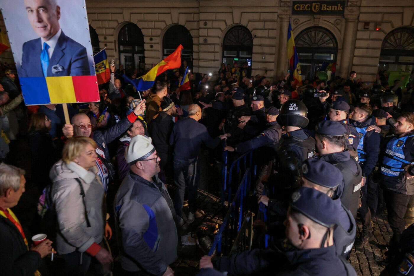 Roumanie : le candidat d’extrême droite et prorusse Calin Georgescu exclu de la présidentielle, des heurts éclatent à Bucarest