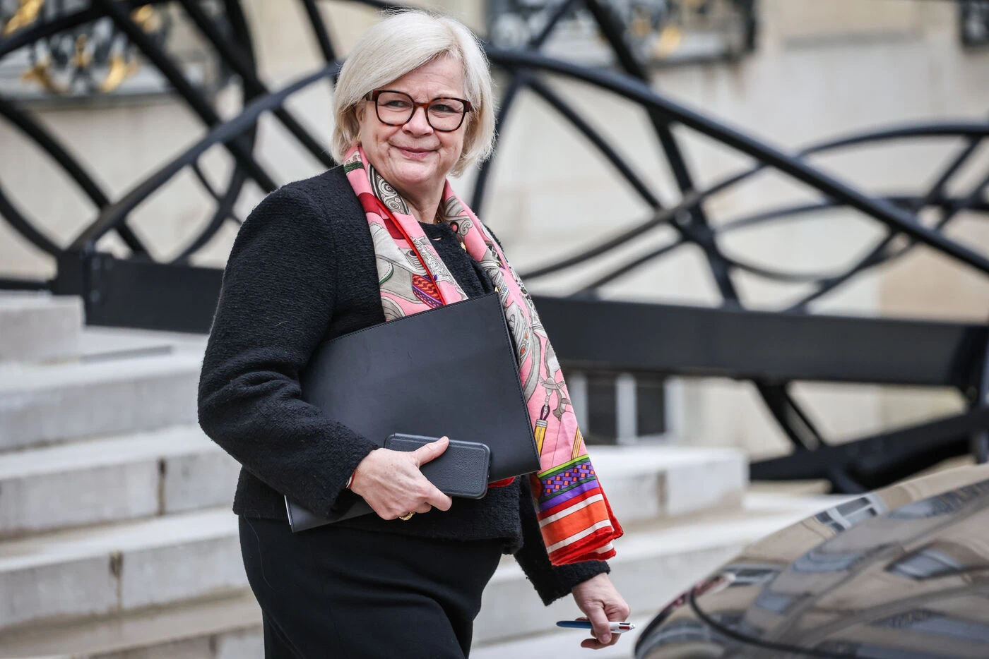 Harcèlement moral et suicides à l’hôpital : Vautrin, Neuder et Borne visés par une plainte devant la Cour de justice de la République