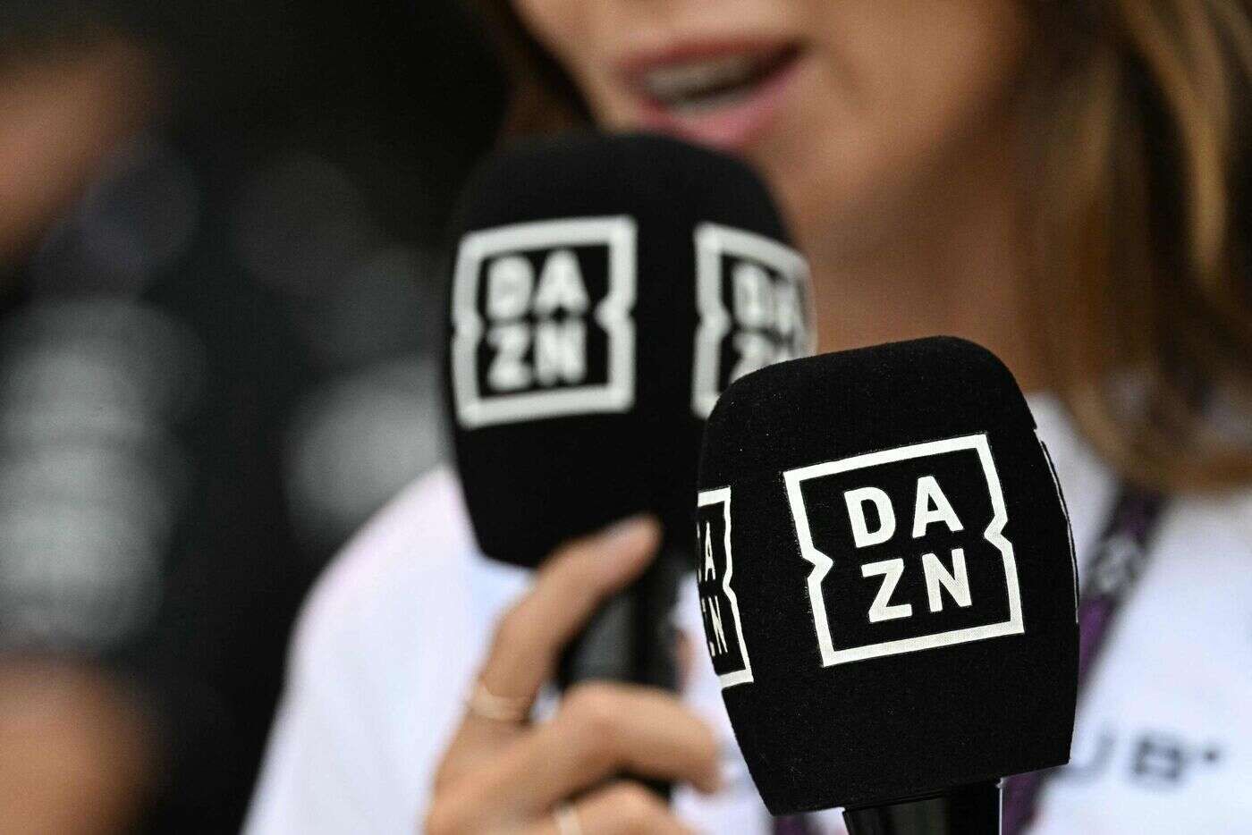 Droits TV de la L1 : la LFP active son fonds de réserve pour avancer l’argent dû aux clubs par DAZN