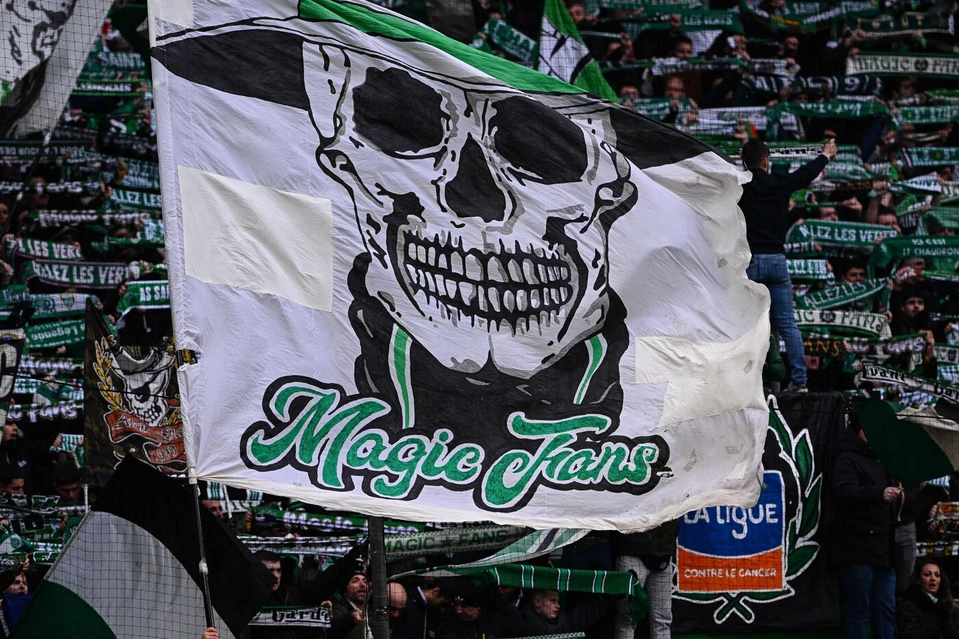 Brigade Loire, Magic Fans... Cinq associations de supporters de clubs de Ligue 1 et Ligue 2 bientôt dissoutes ?