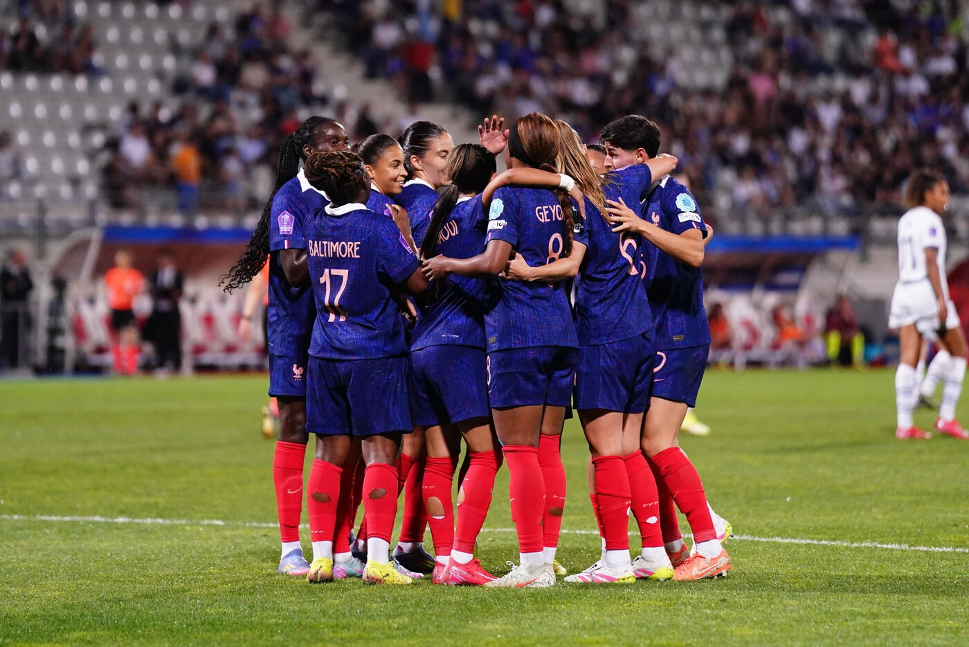 France-Suisse (4-0) : le résumé du beau succès des Bleues qui poursuivent leur sans-faute en Ligue des nations