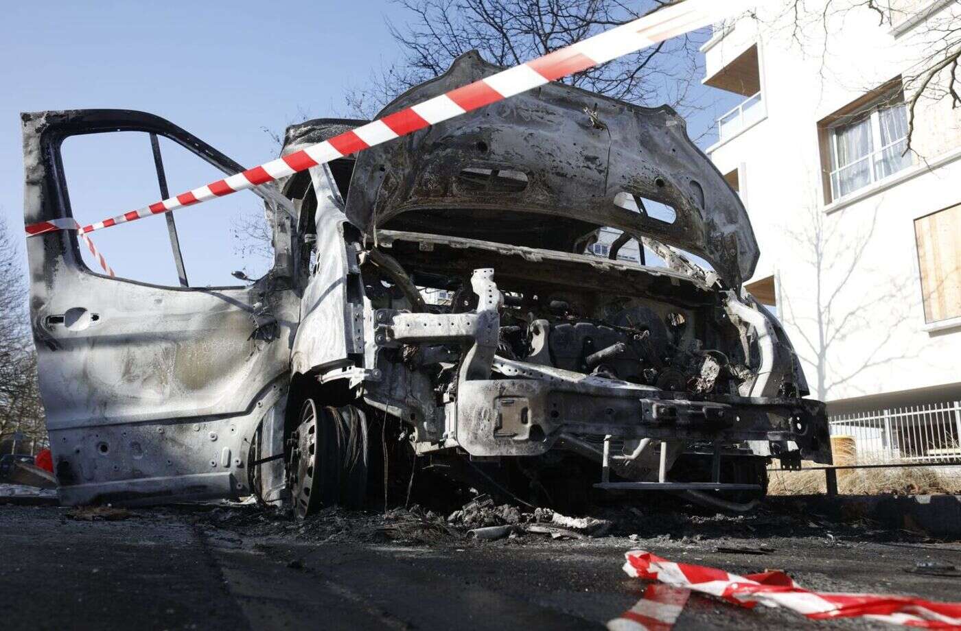 Indre-et-Loire : 14 véhicules incendiés en une nuit après une opération contre les rodéos urbains