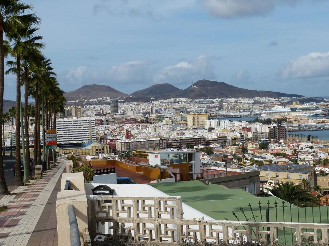Un homme se tue en voulant prendre un selfie depuis la terrasse du huitième étage d’un hôtel aux Canaries