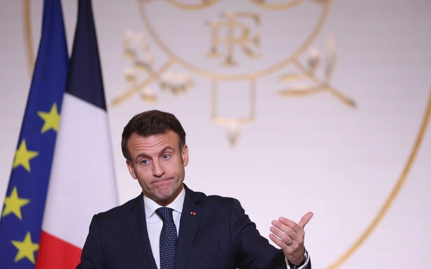 Réduction des émissions de CO2 : la France doit «doubler ses efforts», assure Macron