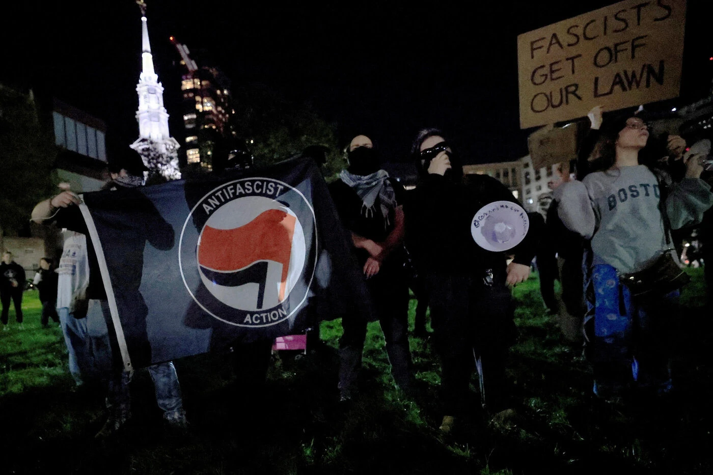 « La violence vient de la gauche » : le mouvement « Antifa » officiellement classé comme « terroriste » aux États-Unis