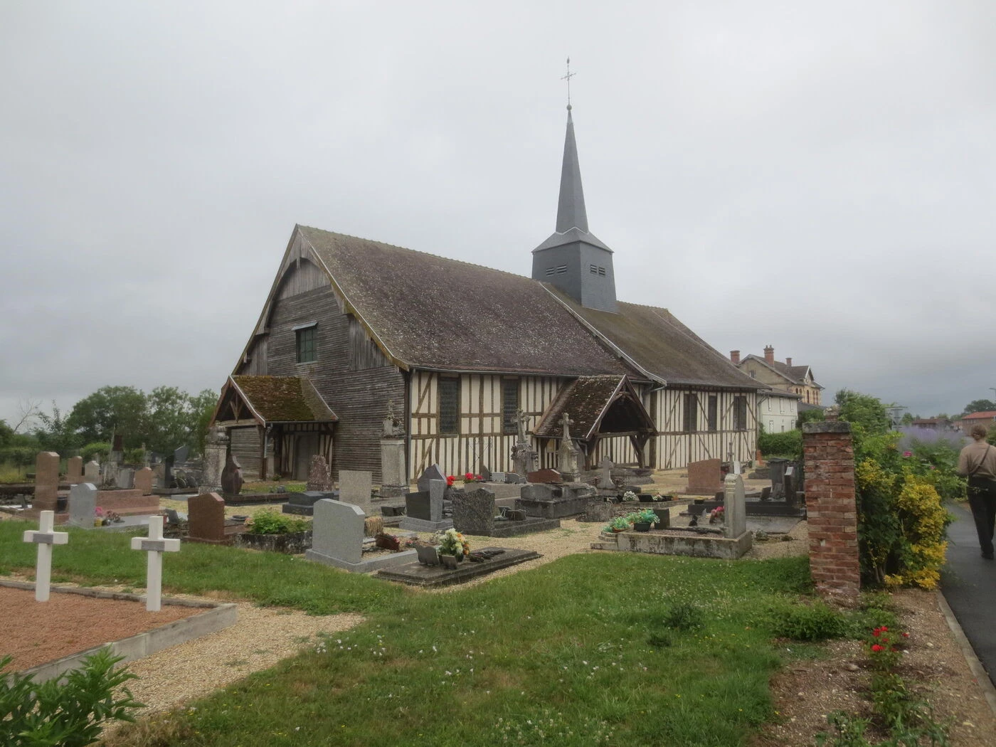 Marne : la vénérable église à pans de bois de Drosnay va renaître de ses cendres
