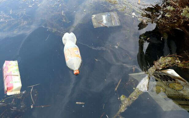 Pollution plastique : les ambitions de la France pour stopper ce fléau 