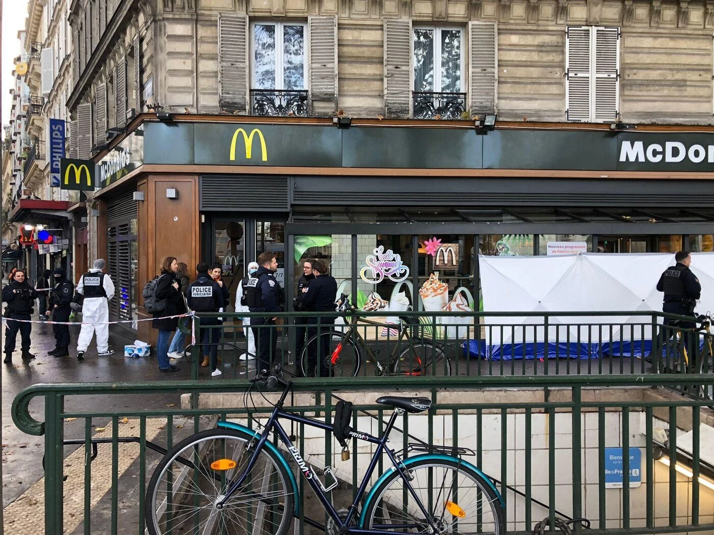 Meurtre au McDonald’s à Paris : le suspect mis en examen pour assassinat et placé en détention provisoire