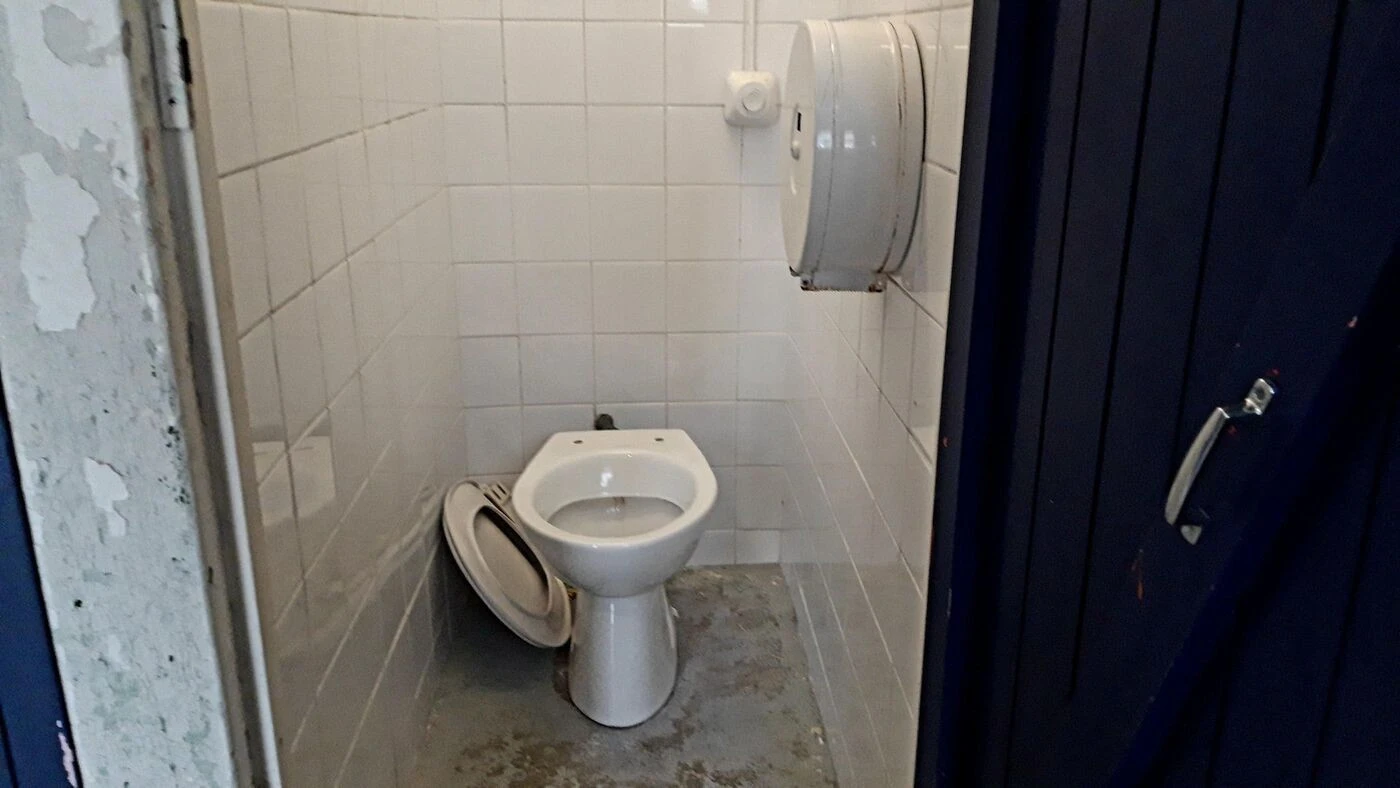 10 000 euros pour déboucher des toilettes... Des plombiers jugés à Bruxelles pour leurs pratiques frauduleuses