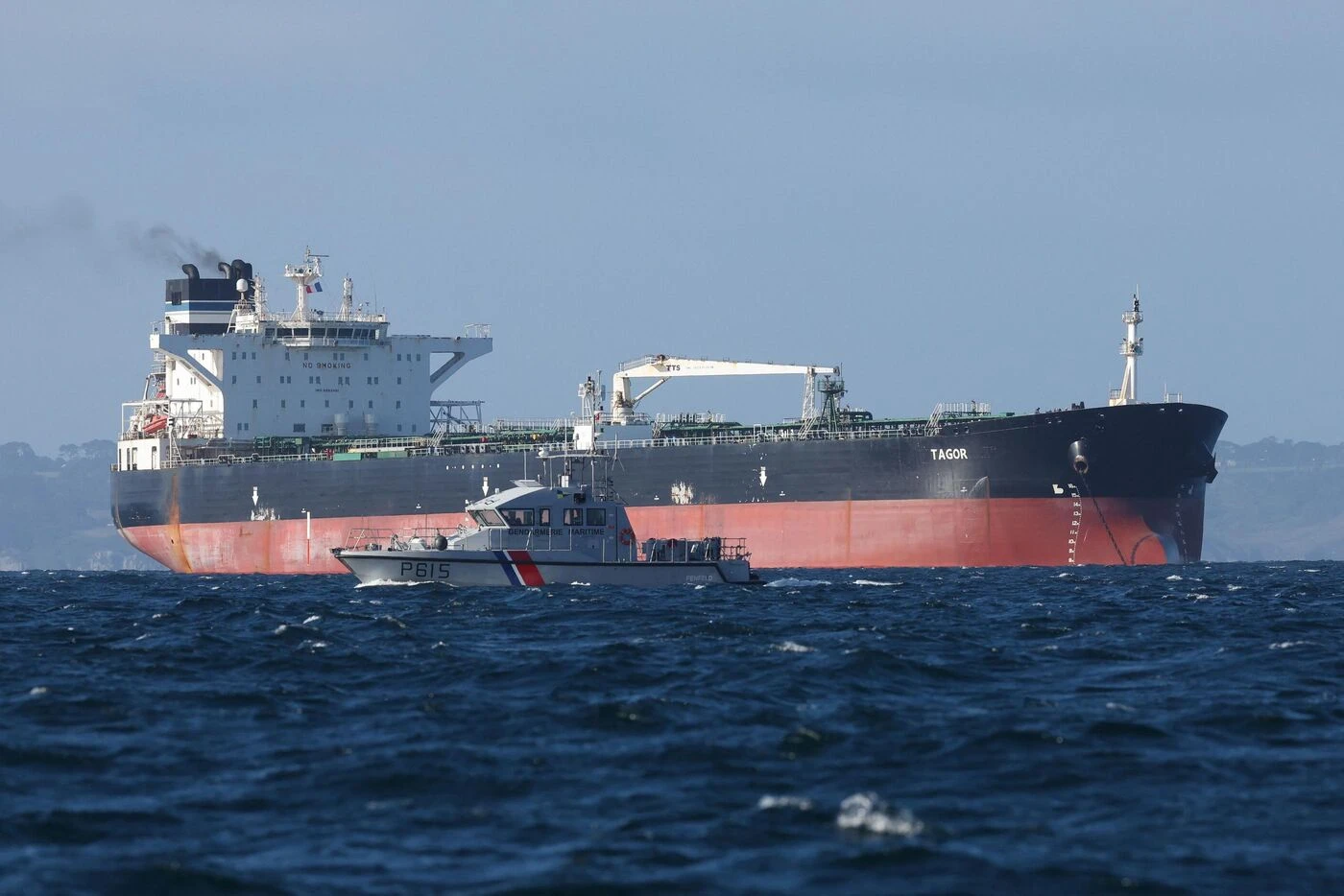 Pétrolier de la flotte fantôme russe arraisonné en Bretagne : fin de la garde à vue pour le commandant