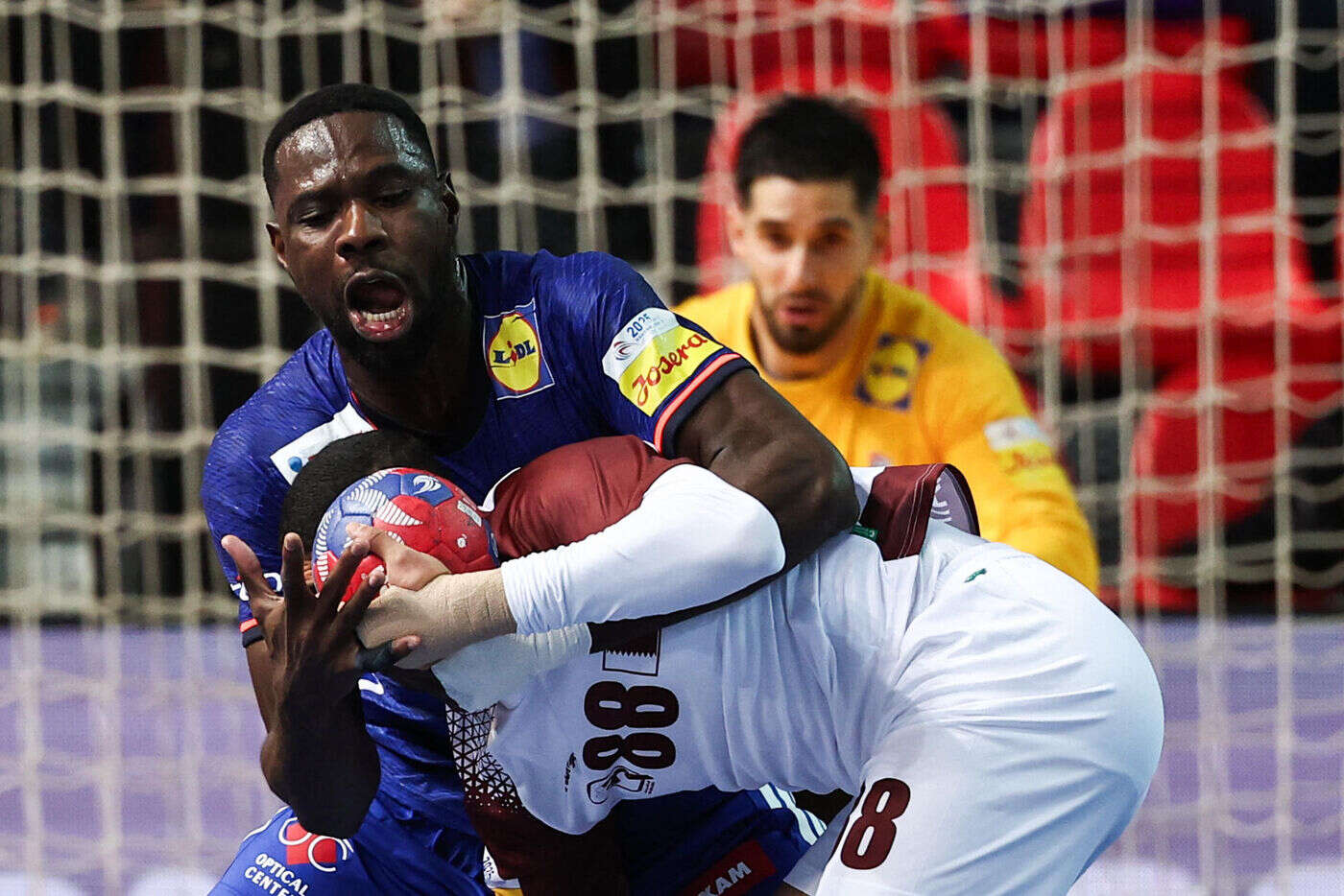 France - Qatar (37-19) : sans flancher, les Bleus réussissent en force leur entrée contre le Qatar