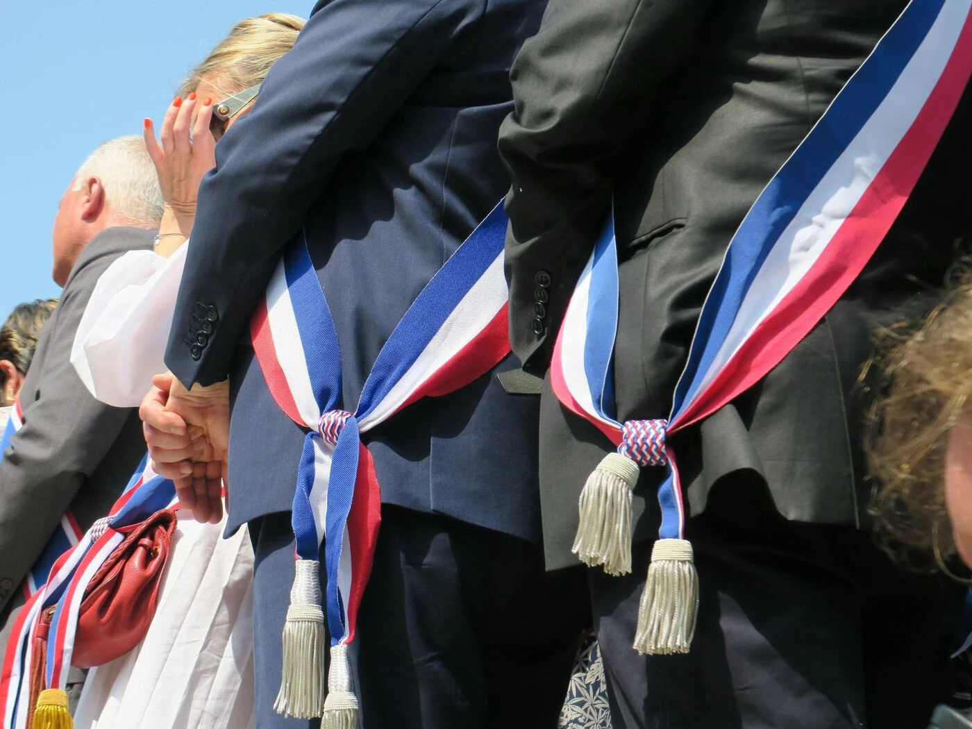 « Il a pris une pierre et a voulu me la fracasser sur la tête » : une enquête ouverte après l’agression d’un maire en Charente