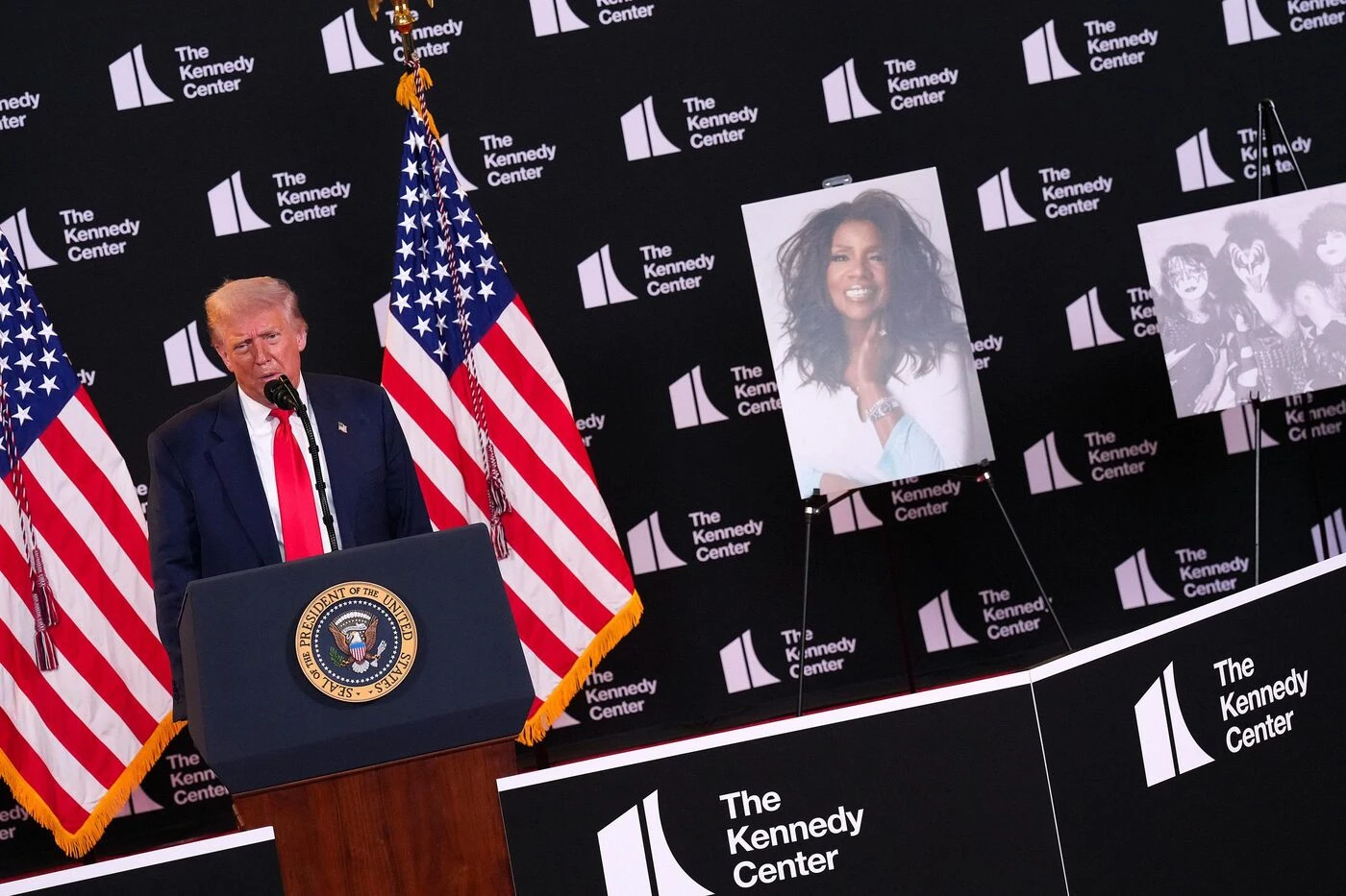 Sylvester Stallone et Gloria Gaynor honorés : Trump annonce « mettre un terme à la politique woke » du célèbre centre culturel Kennedy Center