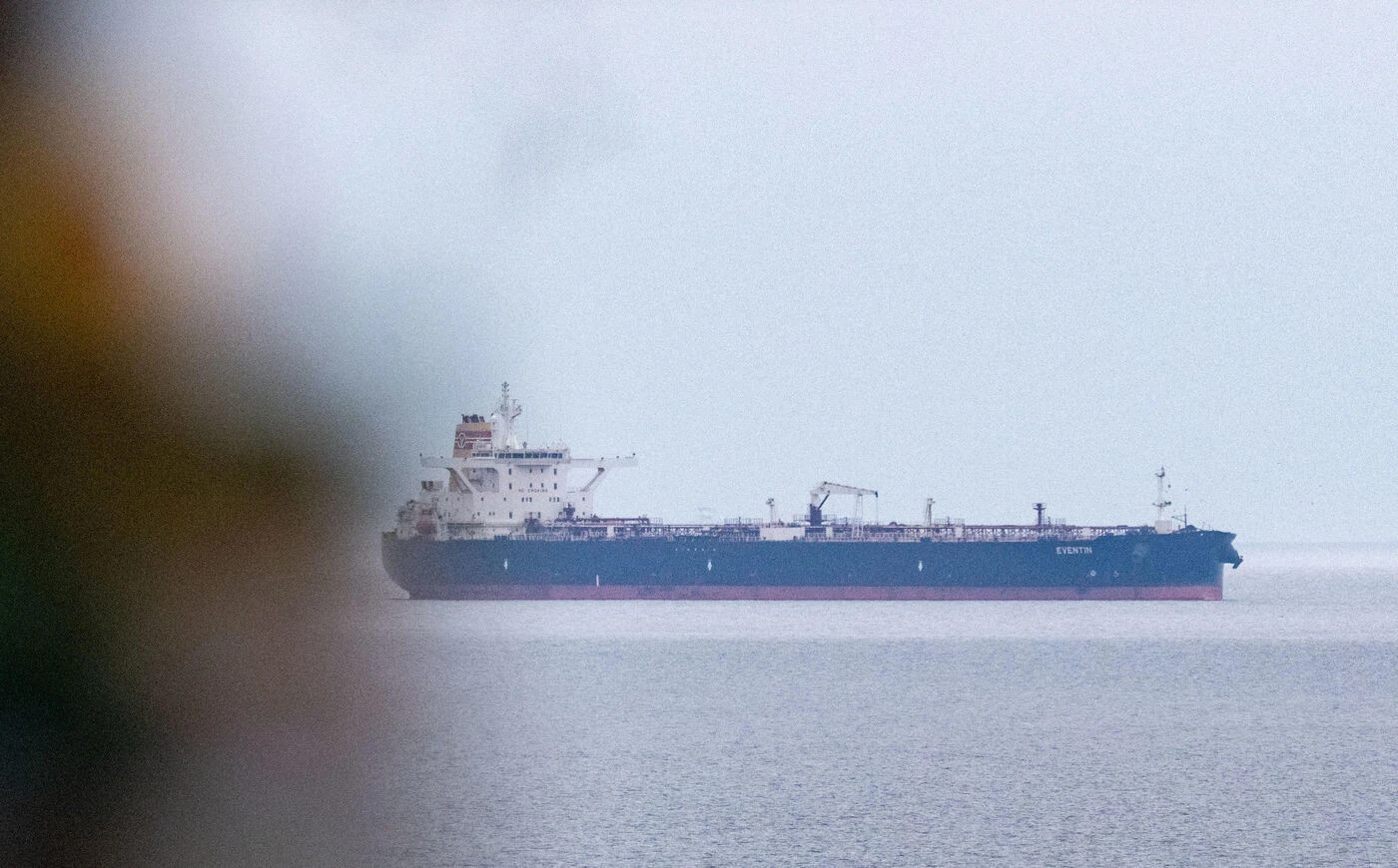Guerre en Ukraine : « manœuvres suspectes », avion de combat… Mystère autour de la flotte fantôme russe en mer Baltique