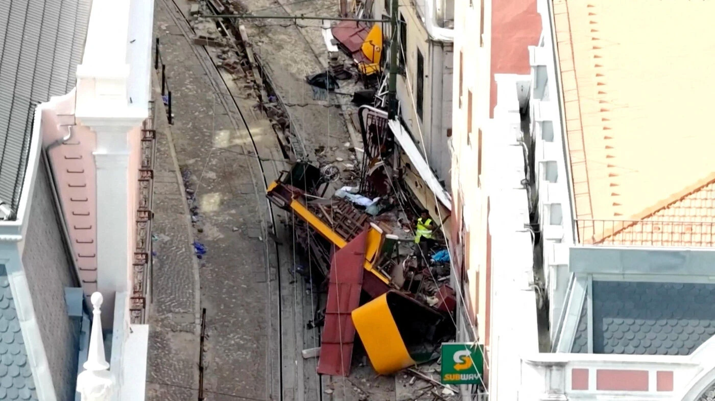 Déraillement du funiculaire de Lisbonne : « La déconnexion du câble entre les deux cabines » à l’origine de l’accident