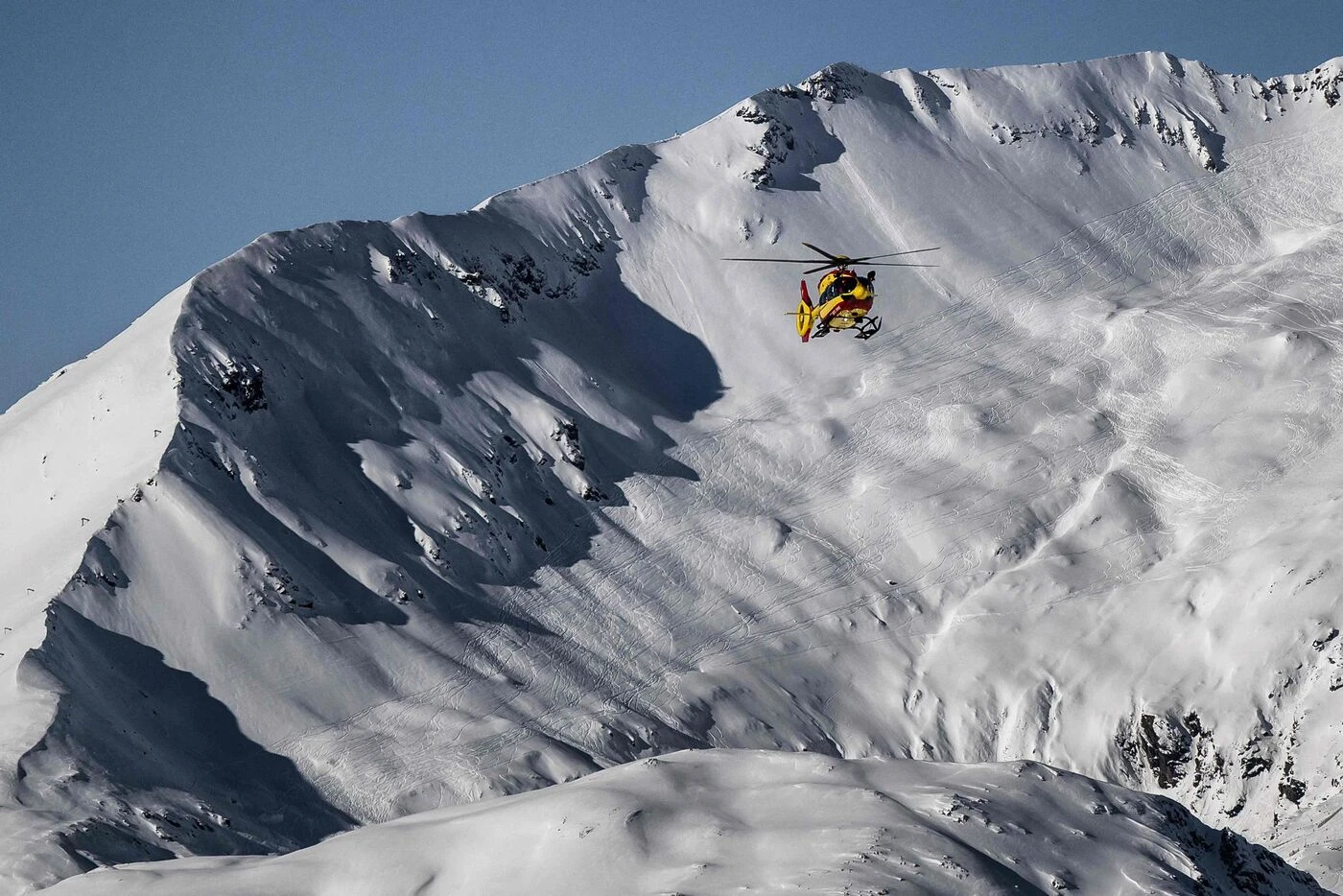 Pyrénées : un skieur de 40 ans meurt dans une avalanche