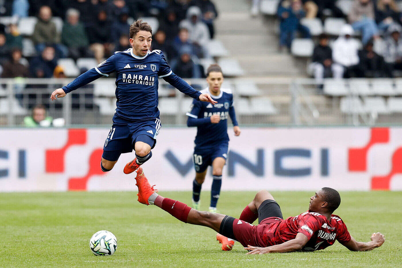 Paris FC-Annecy (0-0) : « Pourquoi il n’y a pas la VAR en Ligue 2 ? »... Le coup de gueule de Maxime Lopez