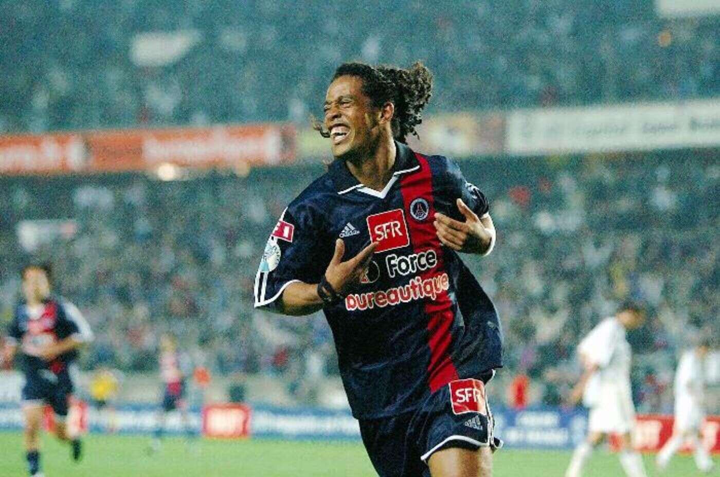 Football : une vidéo des plus beaux gestes de Ronaldinho avec le PSG publiée pour fêter ses 45 ans