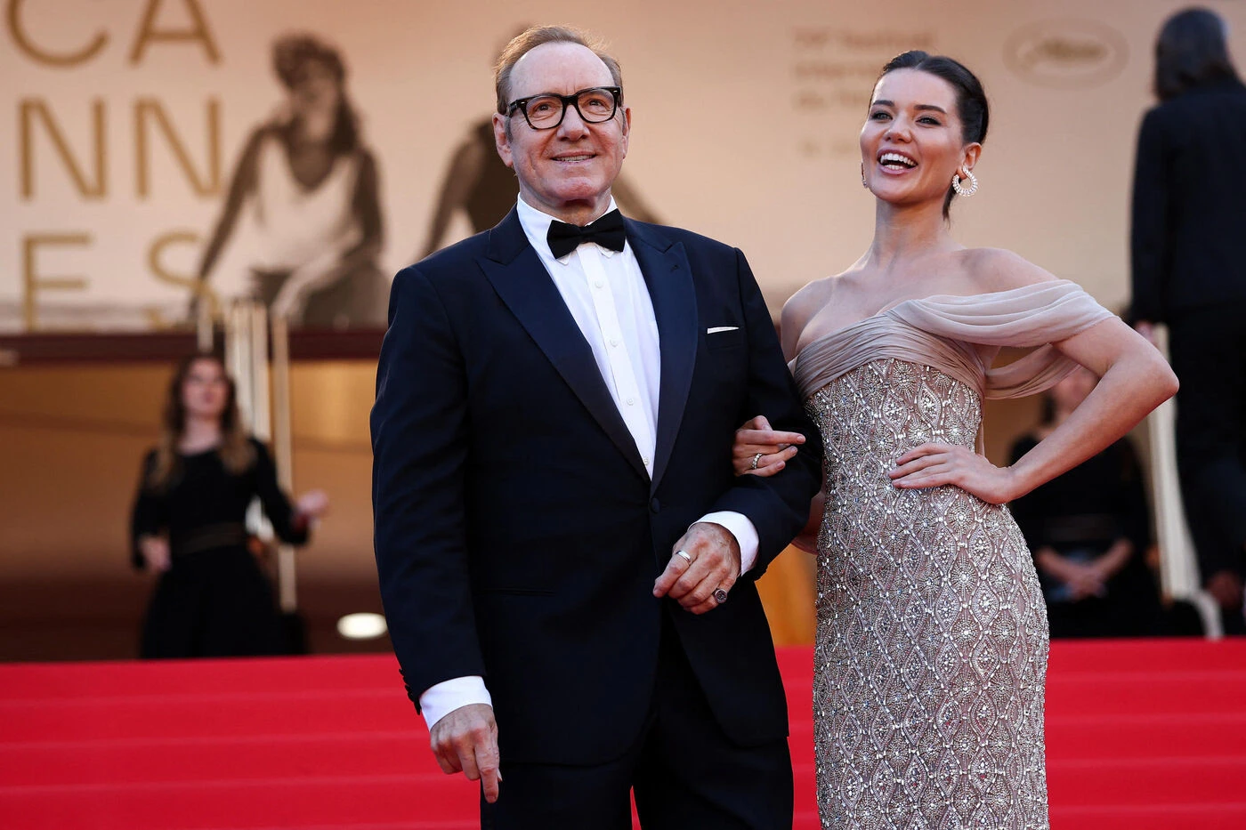 L’acteur Kevin Spacey, boycotté par Hollywood, monte les marches du Festival de Cannes