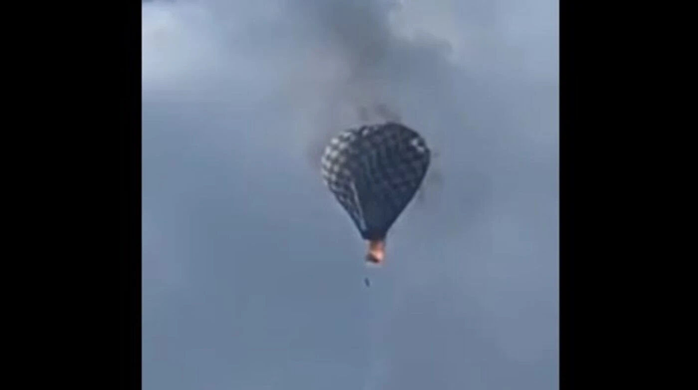 « Un incident malheureux » : leur montgolfière prend feu, il sauve deux personnes avant de tomber dans le vide