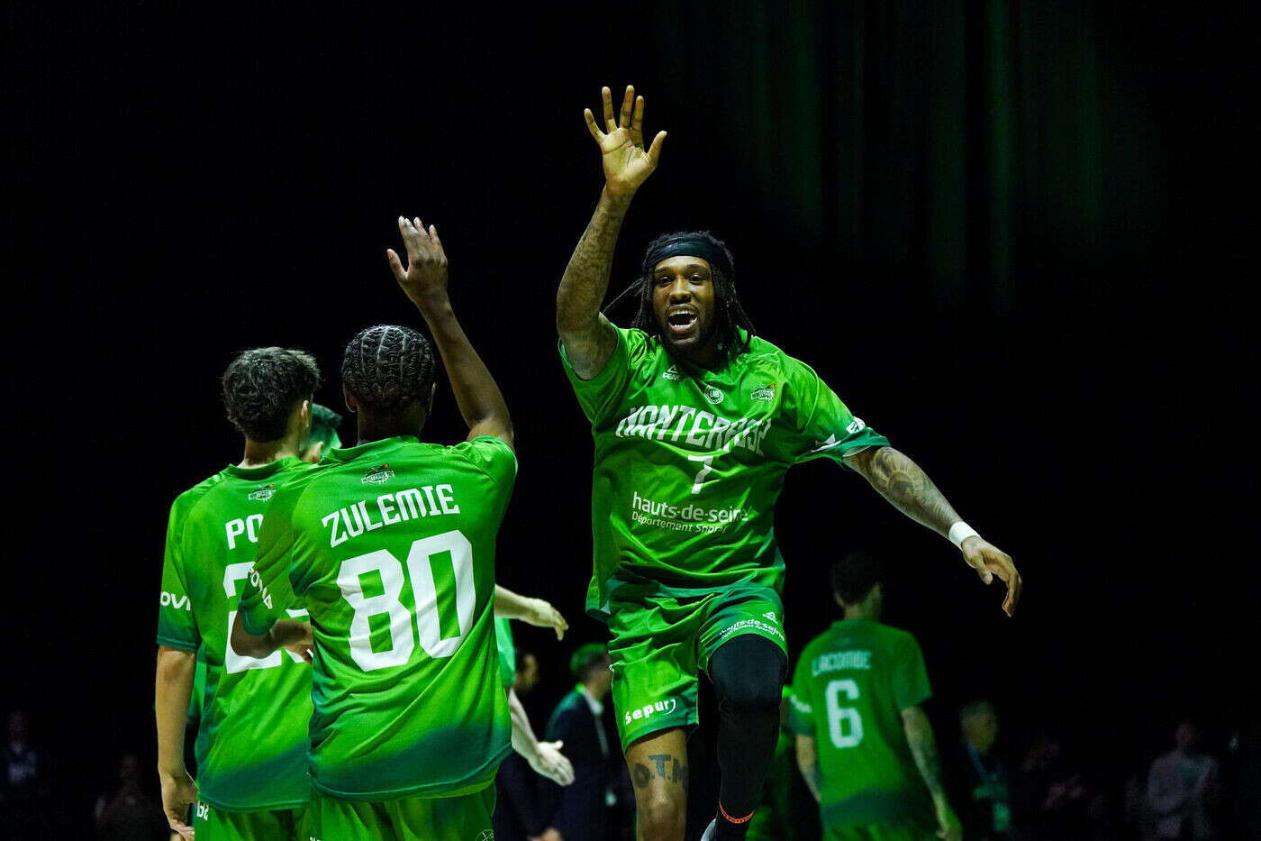 La victoire, le public et le show de Tayc : la belle soirée basket de Nanterre 92 à Paris La Défense Arena