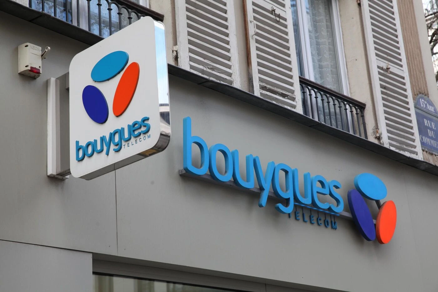 Bouygues facture désormais 5 euros la résiliation de ses forfaits mobiles B&You, Free propose de les rembourser