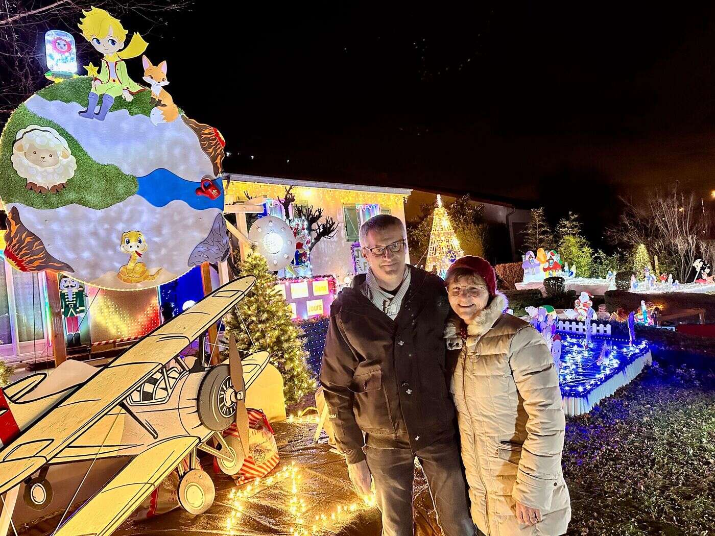 Puy-de-Dôme : depuis plus de 20 ans, ils récoltent de l’argent pour les enfants malades avec leur « maison du Père Noël »