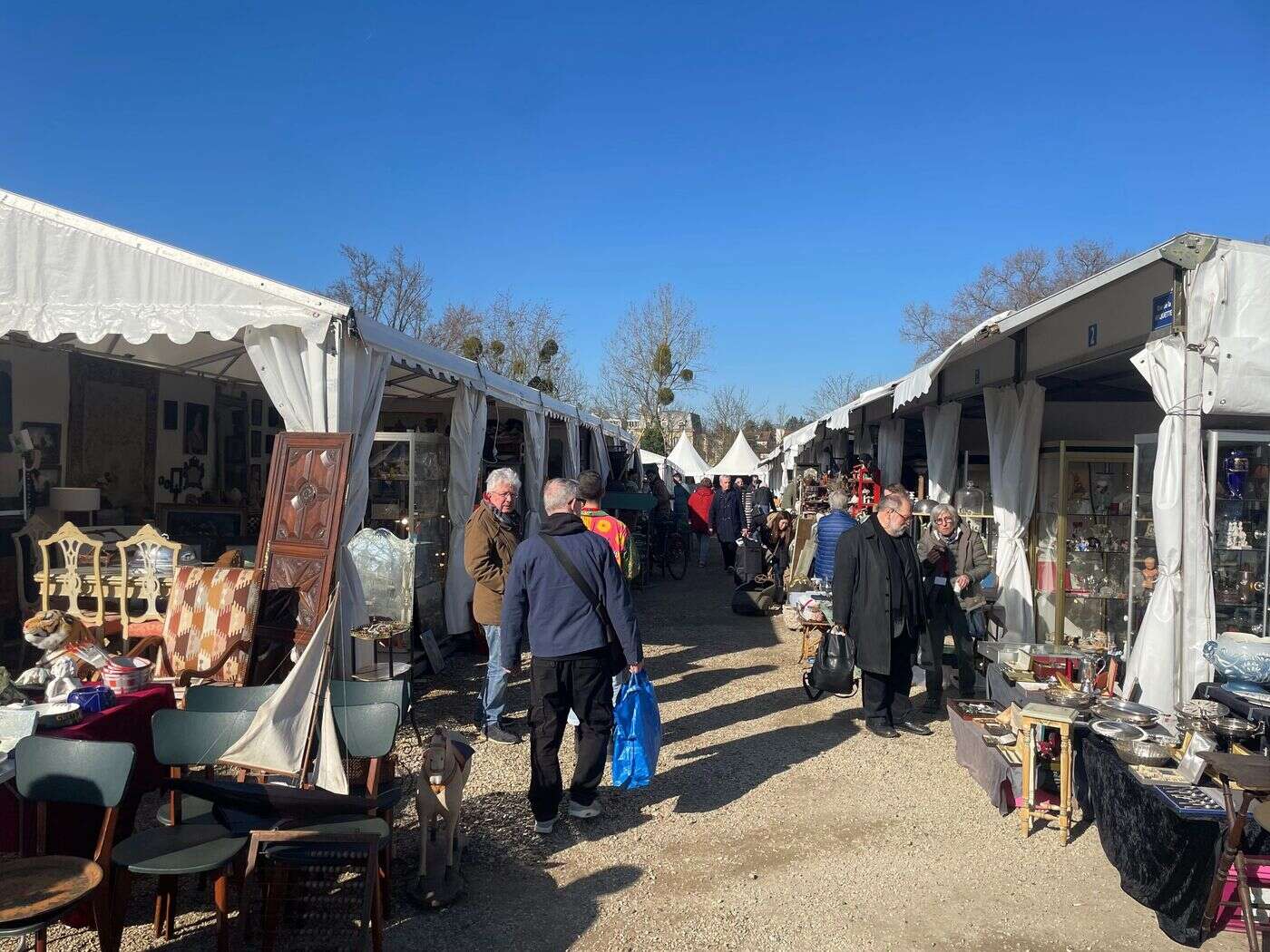 « Notre profession est en danger »... A la Foire de Chatou, l’inquiétude des antiquaires