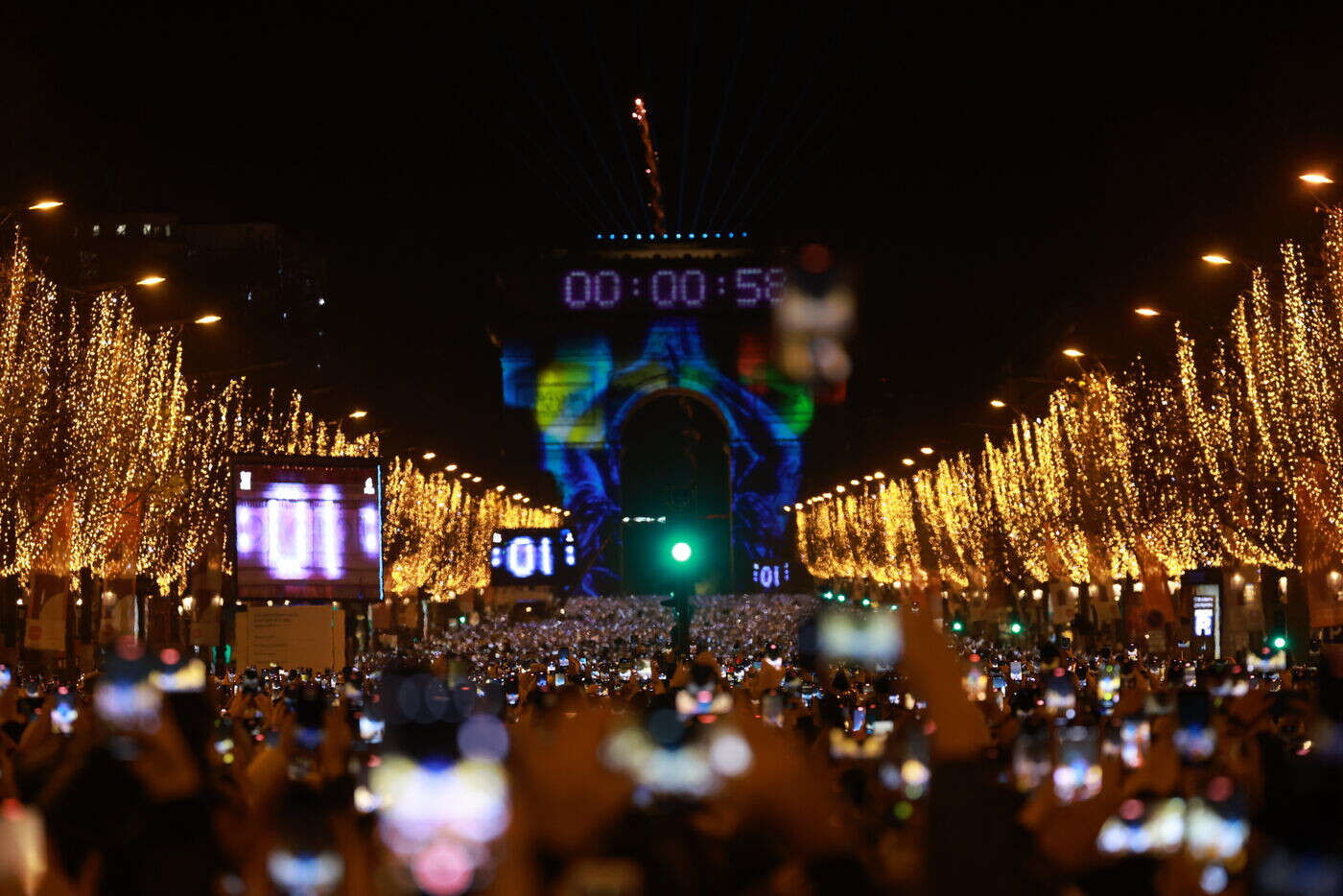 Spectacle 3D, concerts et feu d’artifice : le programme « grandiose » du 31 décembre sur les Champs-Élysées