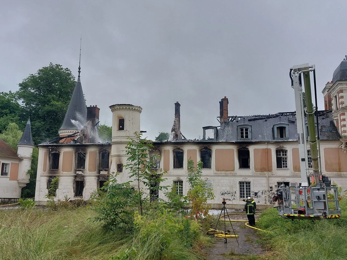 « Sauvons le château des Réaux » : après l’incendie, Soisy-sur-École se mobilise pour son emblème local