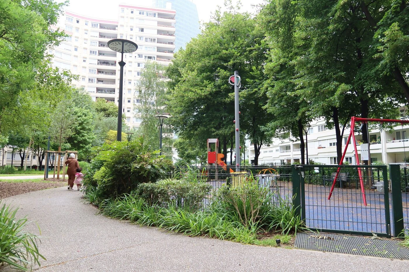 Viol d’une fille juive de 12 ans à Courbevoie : l’un des trois mineurs condamnés fait appel