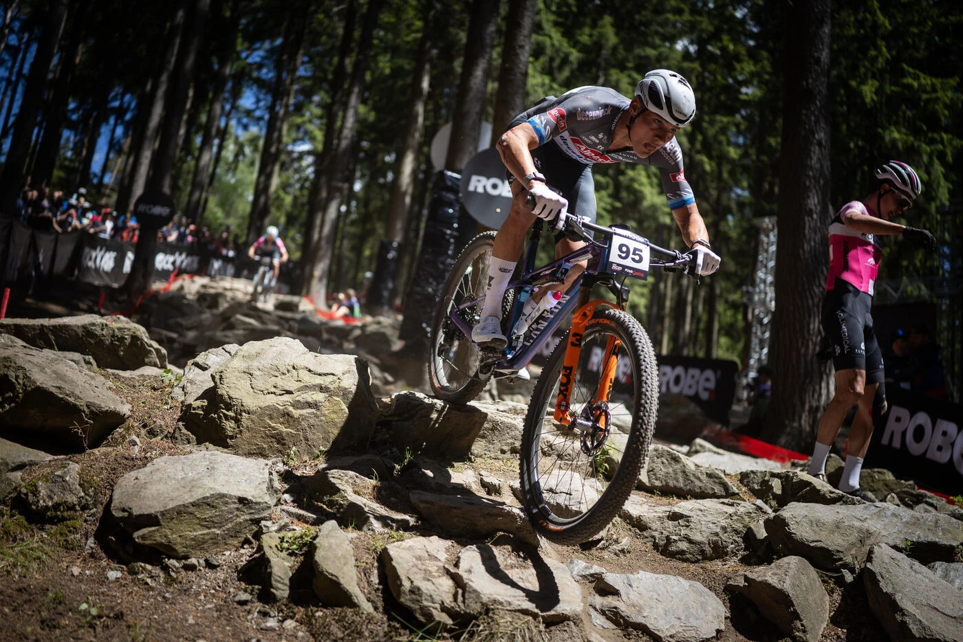 Coupe du monde de VTT : Mathieu Van der Poel, 6e aux Gets, se rassure, victoire du Français Luca Martin