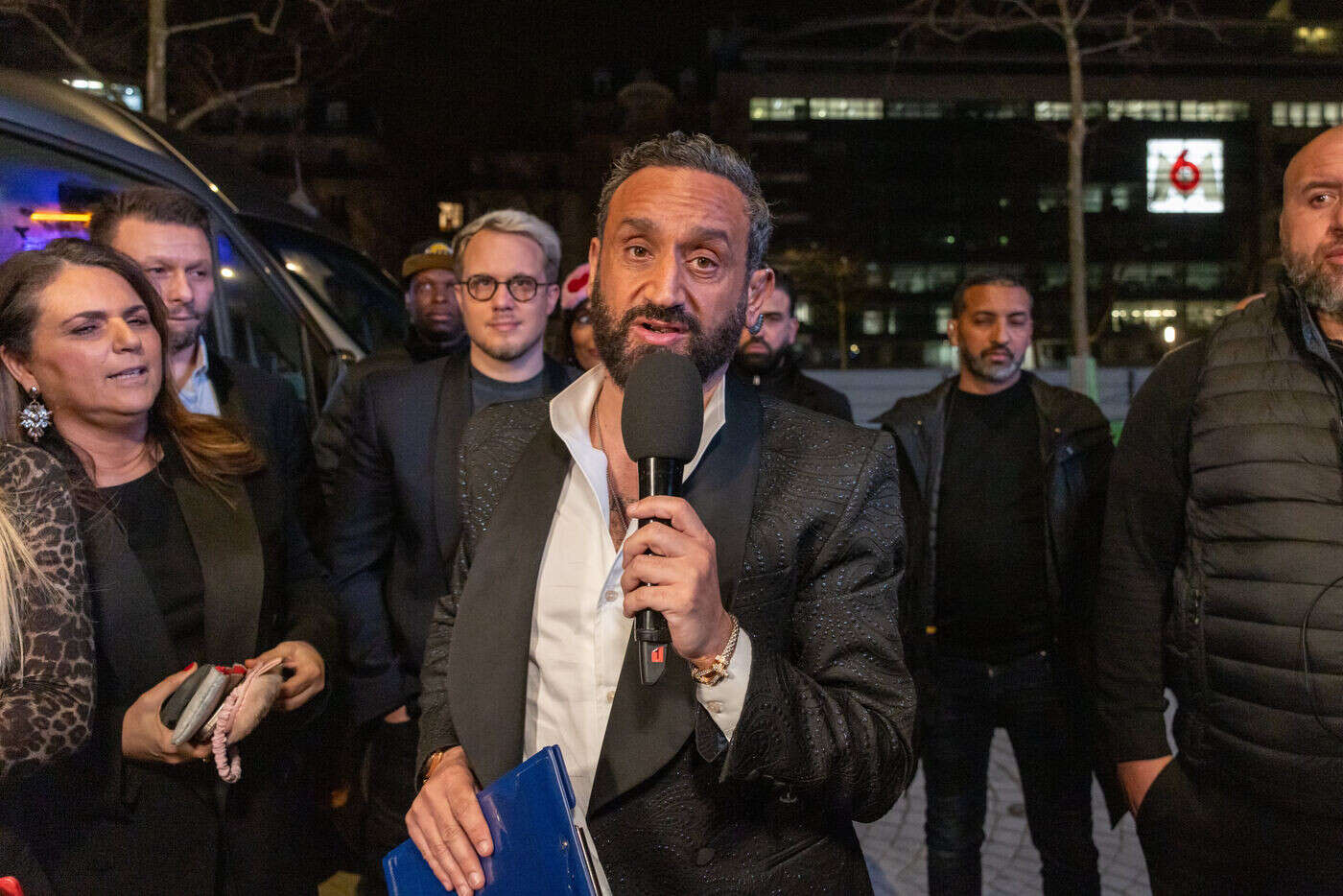 Cyril Hanouna rejoint le groupe M6 : les Sociétés des journalistes de la chaîne et de RTL restent « vigilantes »