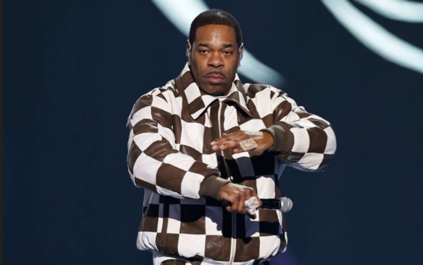 Le rappeur Busta Rhymes accusé d’avoir frappé un homme au visage « à plusieurs reprises » à New York