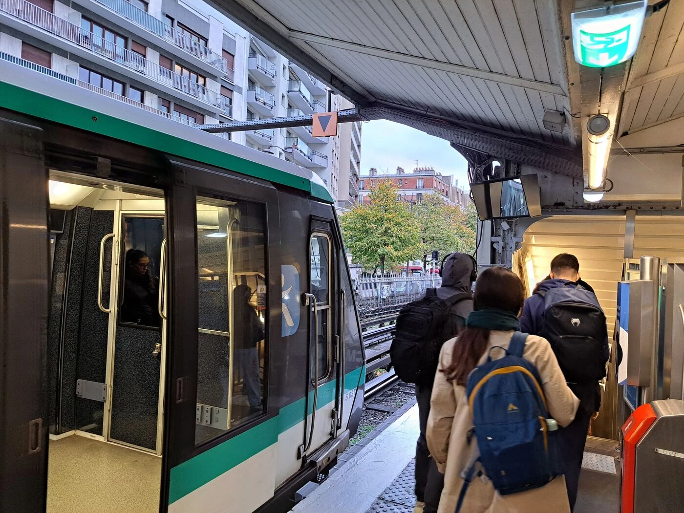 Najlat, morte après avoir été traînée par le métro à Paris : 1 an de prison avec sursis requis contre le conducteur