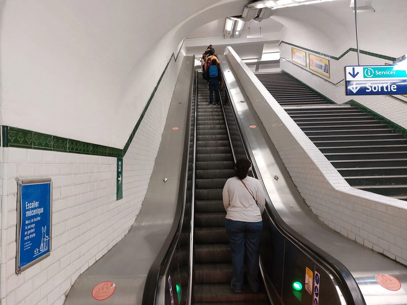 Deux voyageuses du métro agressées station Pyrénées à Paris