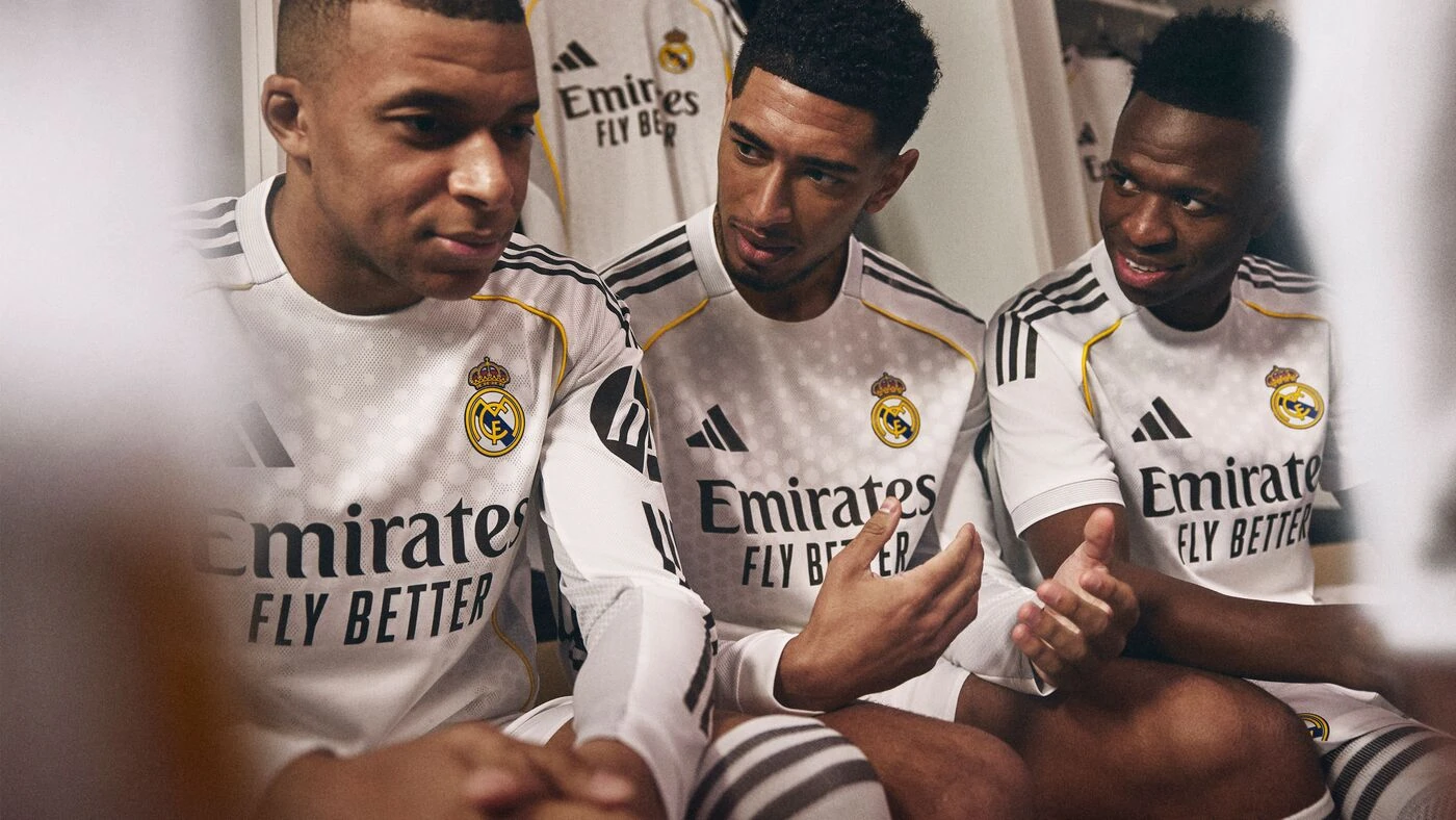 Football : le Real Madrid dévoile son nouveau maillot, qui rend hommage au mythique stade Bernabéu
