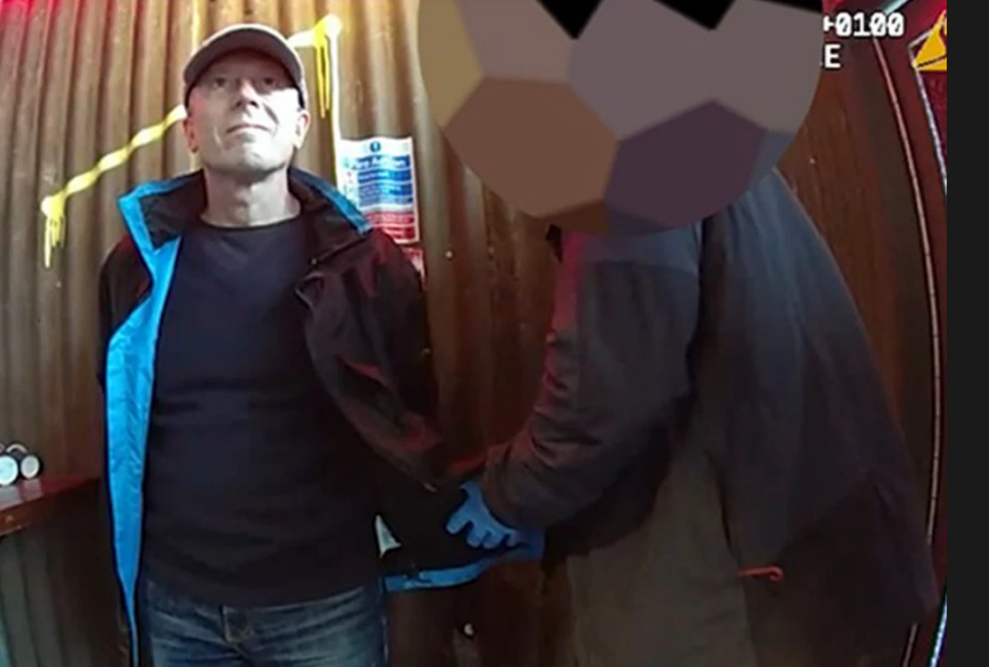 Il « rêvait d’être James Bond » : un Britannique propose ses services à des espions russes, c’était en réalité des agents de son pays