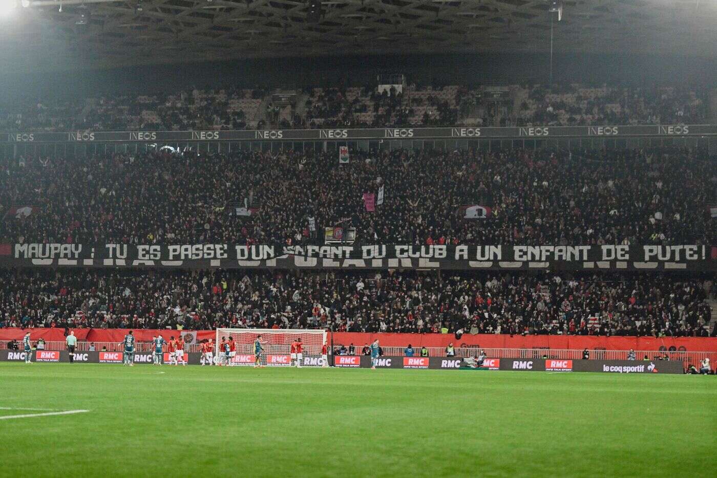 « Pas tolérable » : Nice-OM émaillé de chants homophobes et banderoles insultantes, le maire de Marseille s’énerve