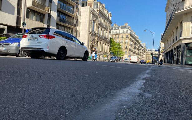 Nouveau revêtement de chaussée à Paris : efficace contre le bruit, un peu moins contre la chaleur 