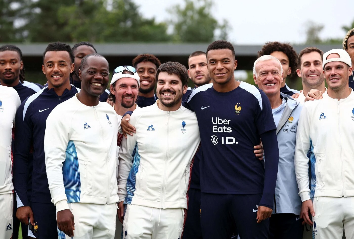 Équipe de France : 22 joueurs à l’entraînement, Coman en renfort, Akliouche pressenti pour débuter contre l’Islande