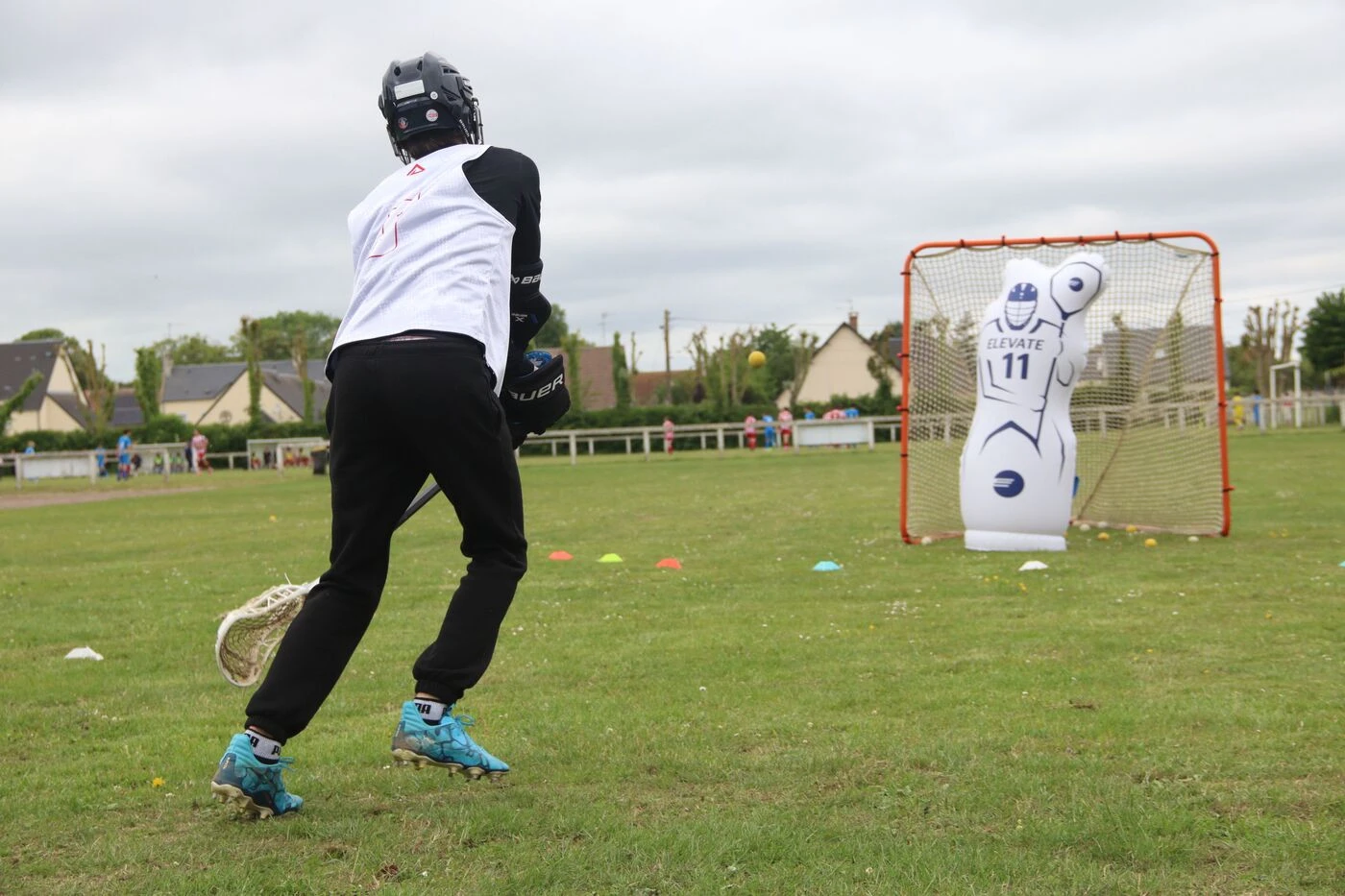 La jeune équipe de lacrosse de Caen intègre le championnat de France : « On est contents de faire partie des pionniers »