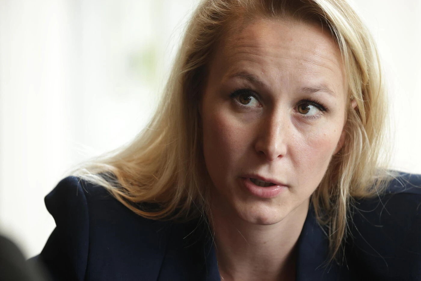 « Une enfant gâtée qui ne sait pas ce qu’elle veut » : Marion Maréchal et le RN, l’heure de l’explication de texte