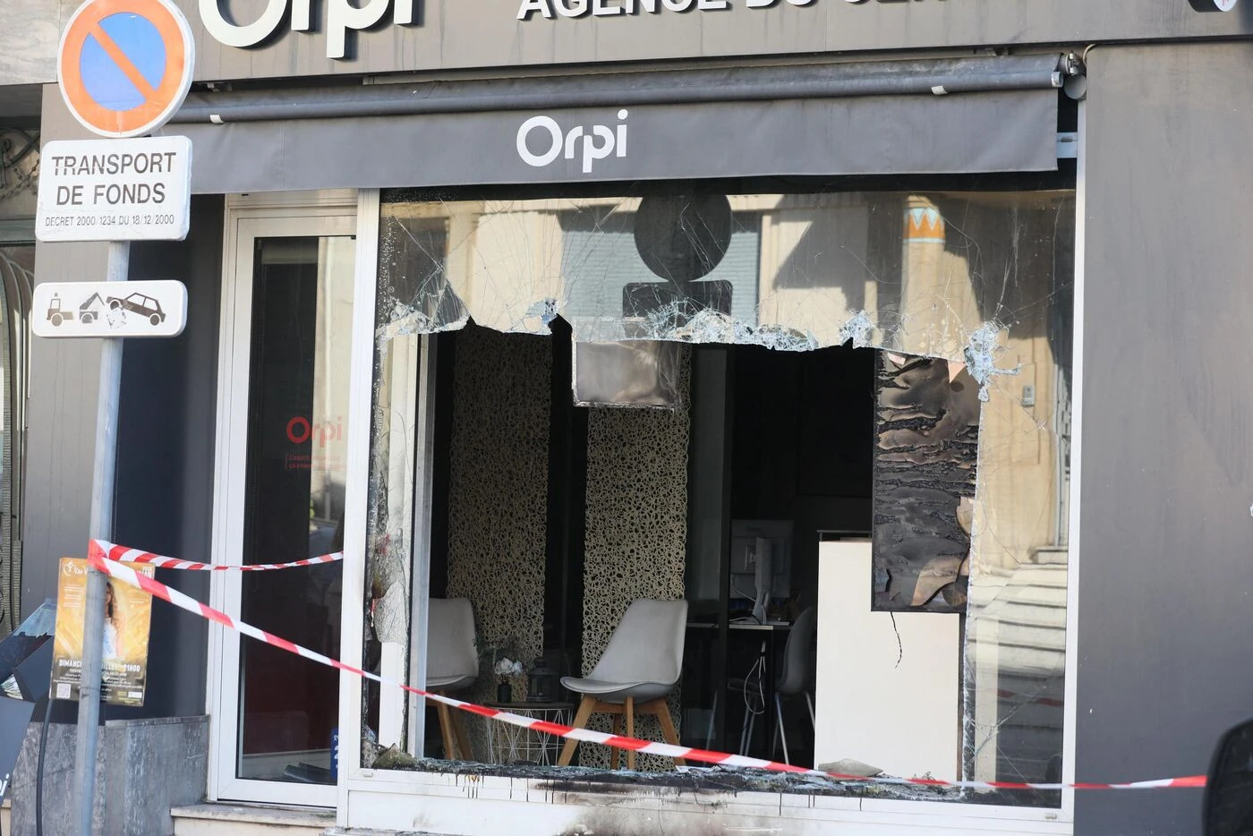 La vitrine d’une agence Orpi incendiée à Golfe-Juan, moins d’une semaine après des faits similaires à Marseille