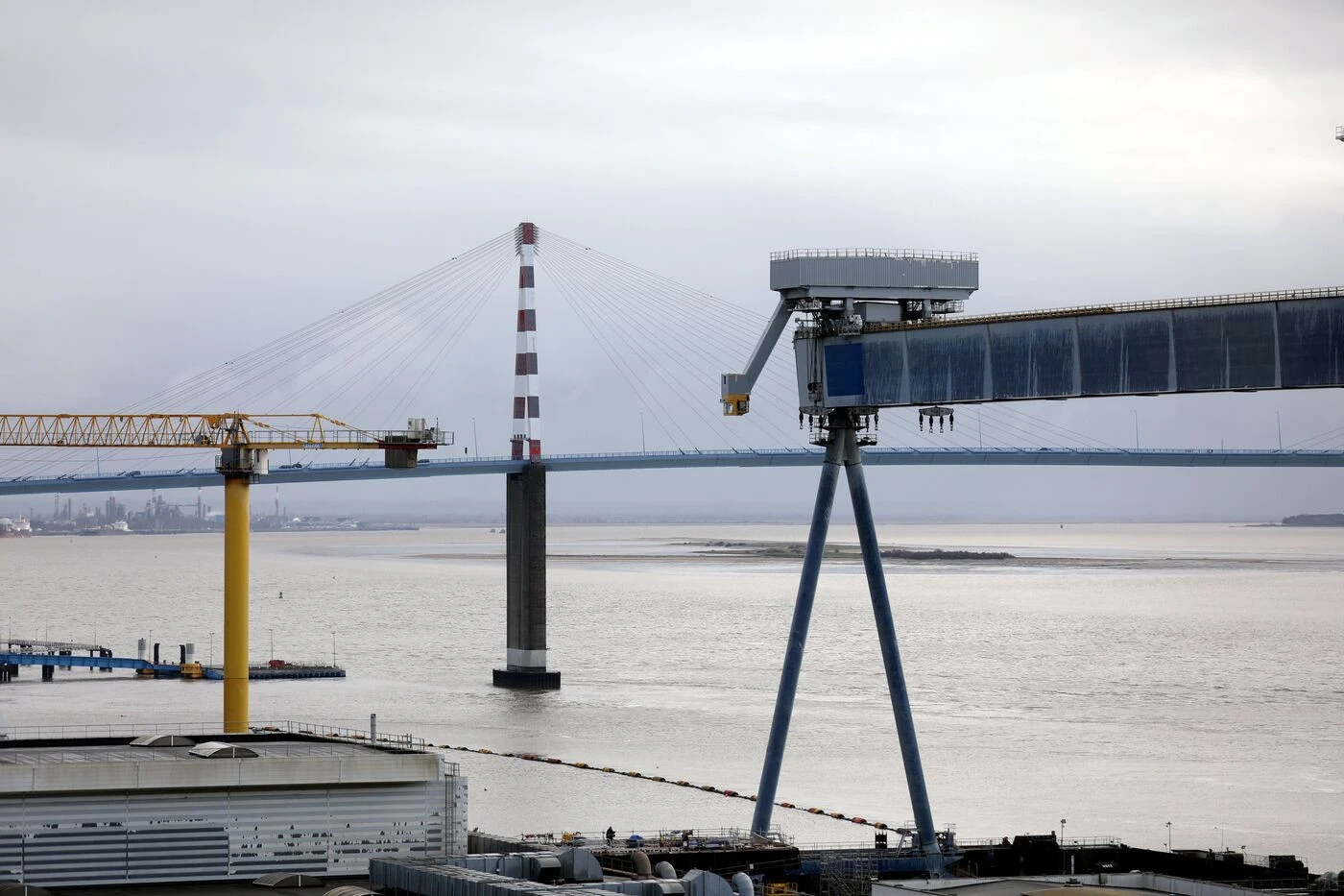 « Papa va me tuer » : 20 ans de prison pour un père ayant poussé sa fille de 18 ans du pont de Saint-Nazaire