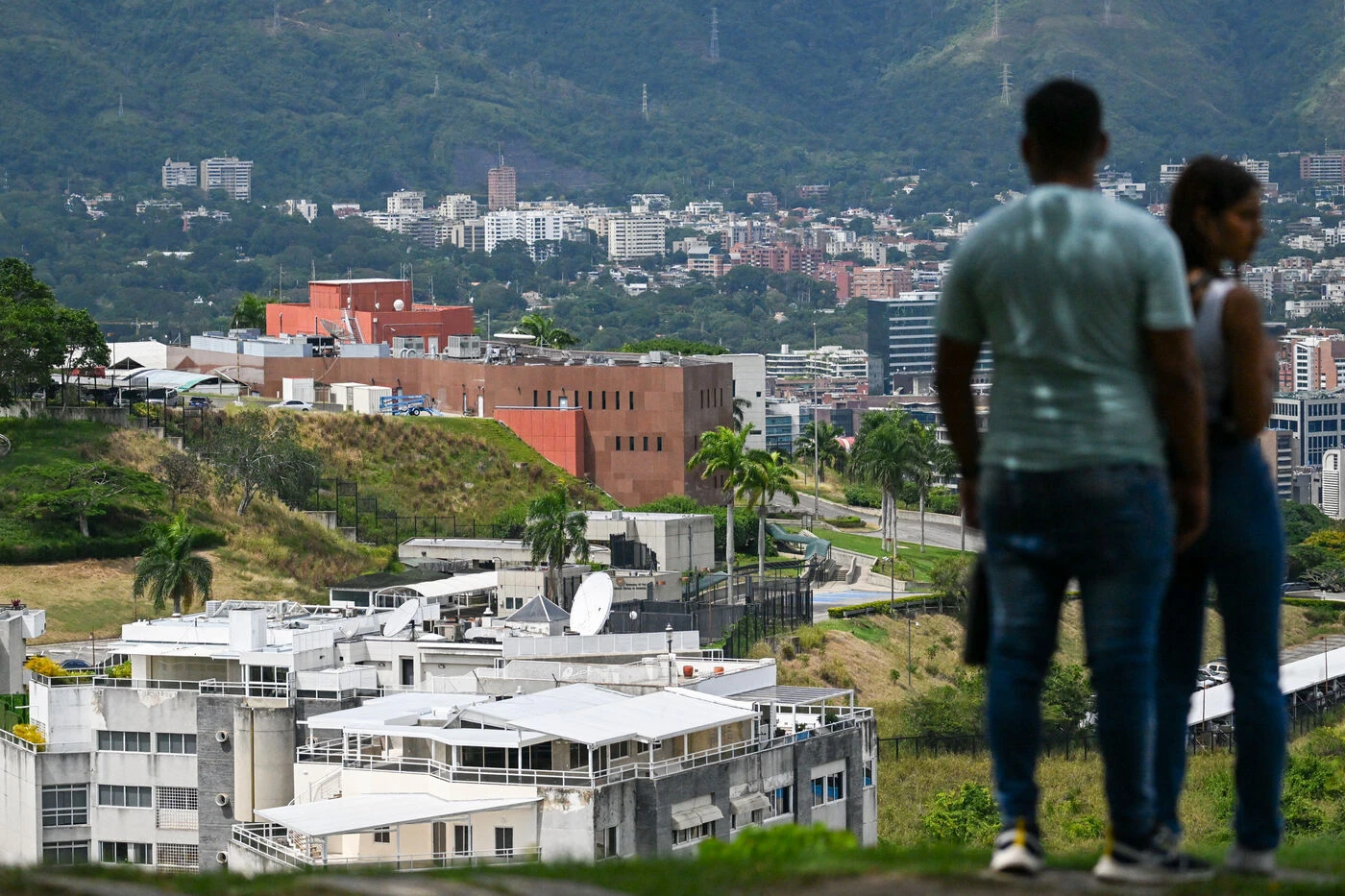 Le Venezuela assure que des « extrémistes » voulaient placer des « explosifs » dans l’ambassade américaine