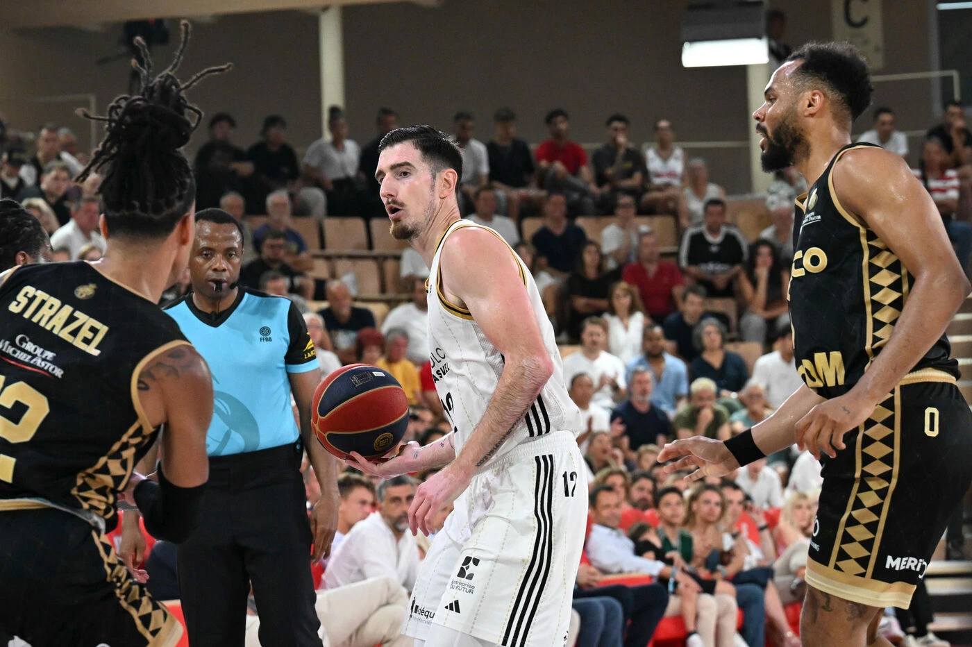 Basket : « Est-ce que c’est ma dernière année… Peut-être », Nando de Colo pourrait arrêter en fin de saison