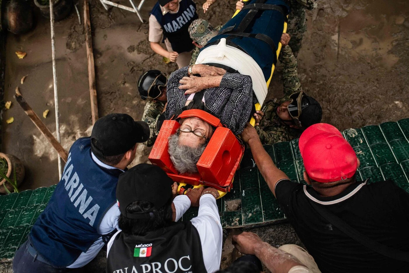 Pluies torrentielles au Mexique : le bilan s’alourdit à 47 morts, les secouristes tentent de rouvrir des routes