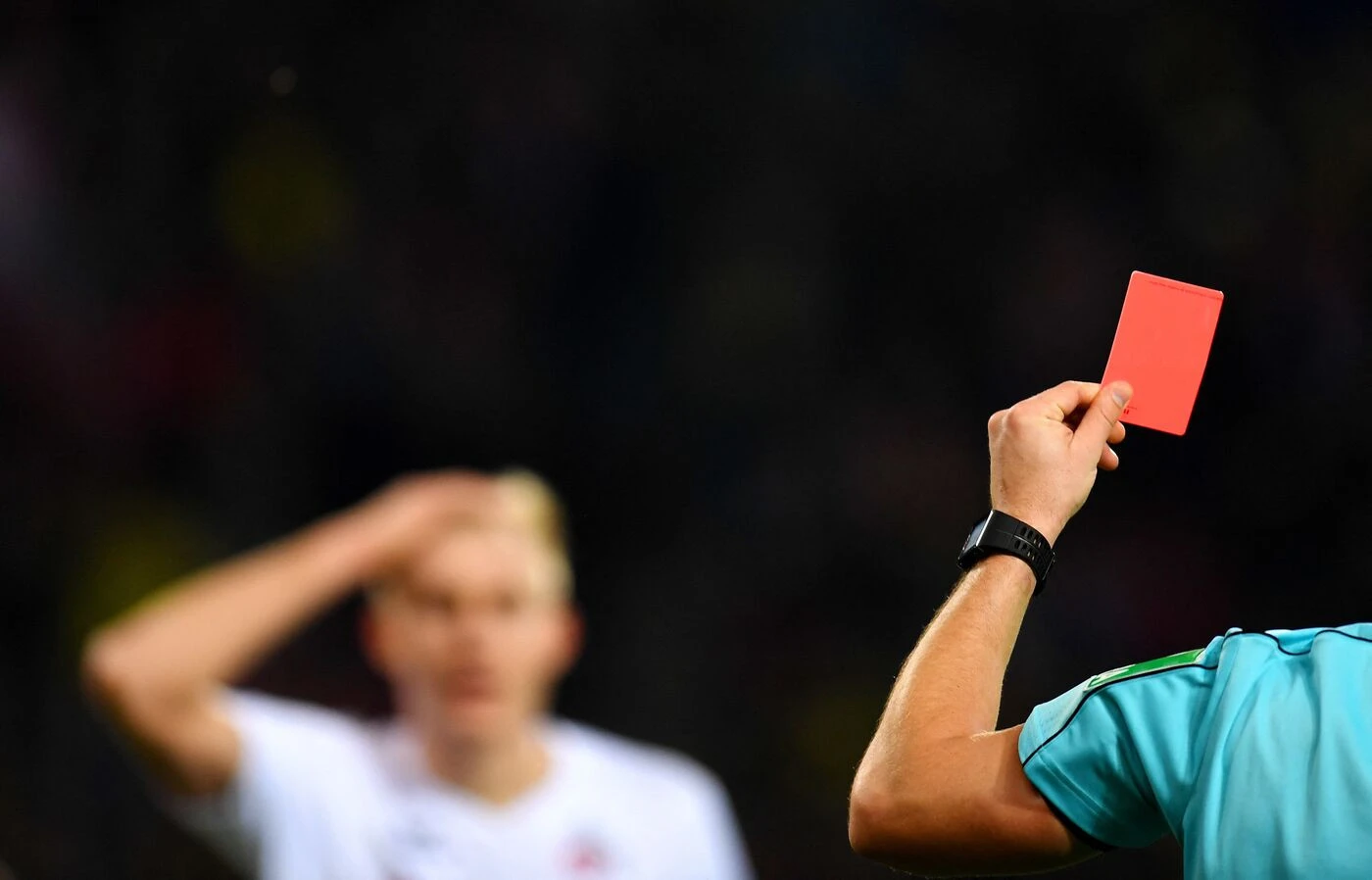 Un joueur de foot suspendu vingt ans en Côte-d’Or après avoir agressé un arbitre : « Il a pris perpétuité »